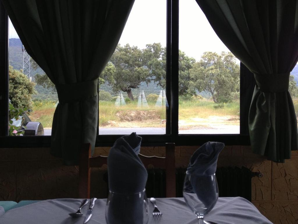 Hotel Restaurante Jarilla Екстер'єр фото