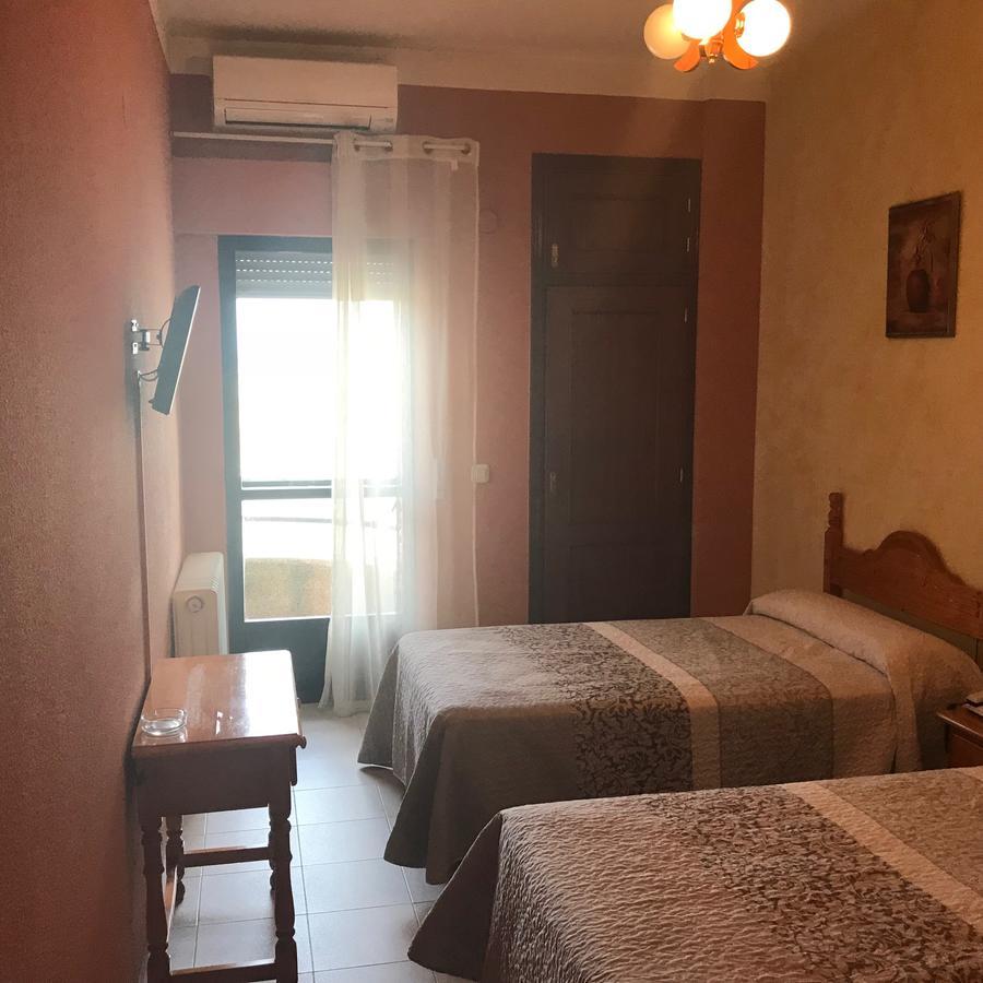 Hotel Restaurante Jarilla Екстер'єр фото
