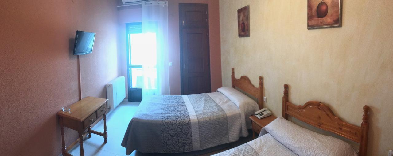 Hotel Restaurante Jarilla Екстер'єр фото