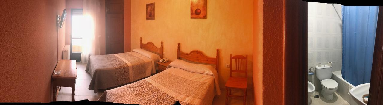 Hotel Restaurante Jarilla Екстер'єр фото